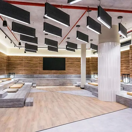 Novotel Valencia Lavant-2