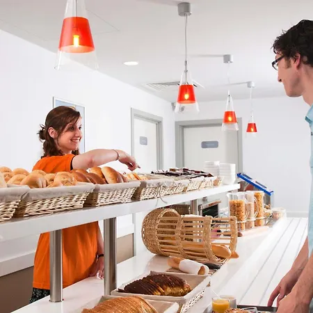 Ibis Budget Brugge Centrum Station-2