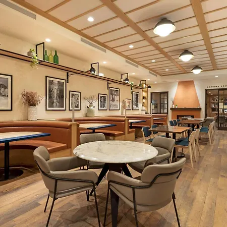 Best Western Plus Baker Street Inn&Convention Center-2