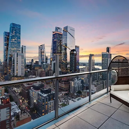 Doubletree By Hilton New York Times Square West-3