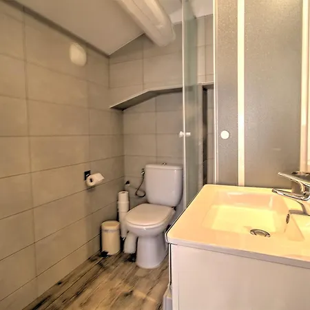ALC - BOR383 - 12 min Palais And Beaches-2