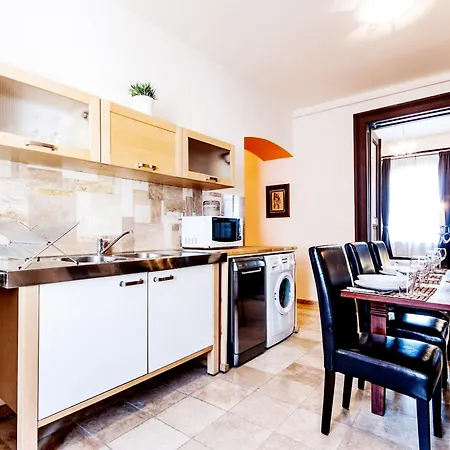 Budapest Central Apartments-3