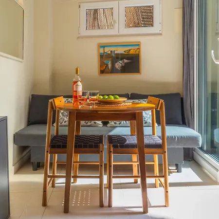 Hidden Luxury Residence 2Br With Terrace-3