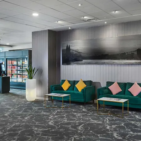 Novotel London West-2