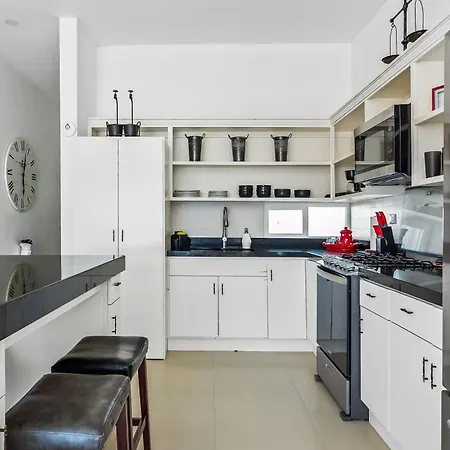 Bright Dog-Friendly Villa With Beach Views, Private Patio, Outdoor Pool, Kitchen-2