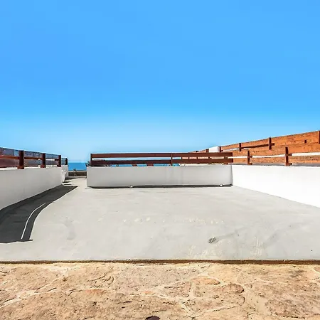 Dog-Friendly Oceanfront Villa With Pool Access, Rooftop Patio, Full Kitchen-2