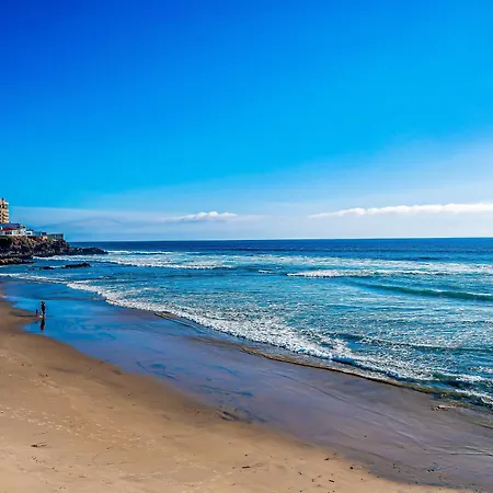 Airy, Beach-View Dog-Friendly Villa With Patio, Outdoor Pool, Streaming, Ac-3