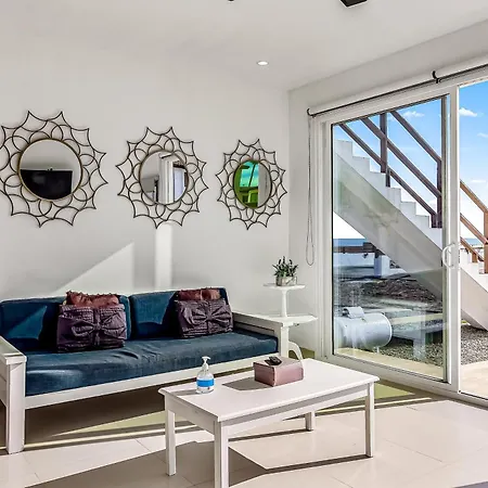 Dog-Friendly Oceanfront Villa With Rooftop Patio, Pool Access, & Kitchen-2