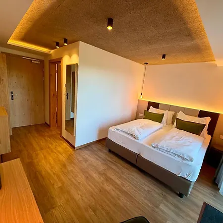 Pippos Mountain Lodge-3