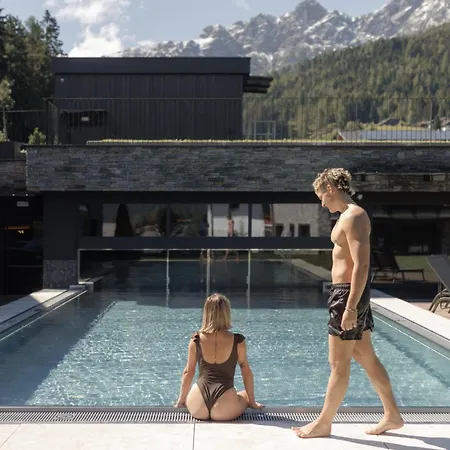 Aparthotel Familiaris - Family Apartments - Pools & Spa In Dolomites-2