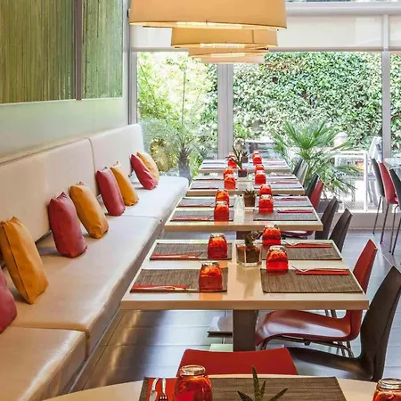 Ibis Cornella-3