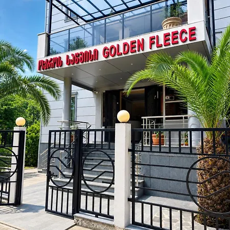 Golden Fleece Hotel-3