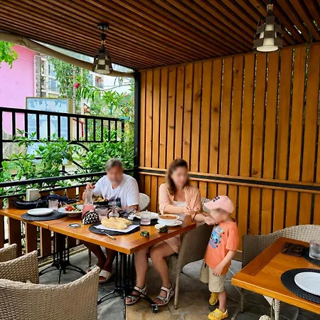 Golden Fleece Hotel-2