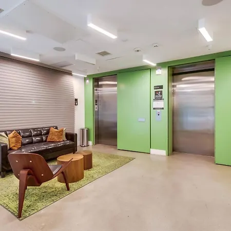 Culver City Studio W Gym Lounge Grill Nr 405 Lax-1132-2