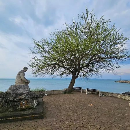 Top Floor Apartment In The Center Of Pomorie-2