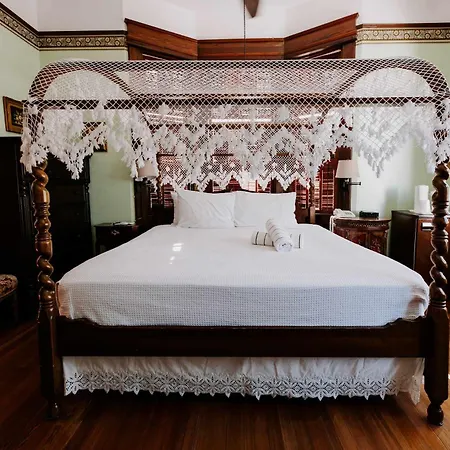 Curry Mansion Inn-3