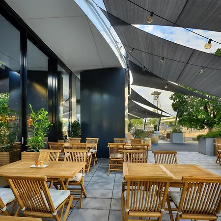 Park Inn By Radisson Danube Bratislava-3