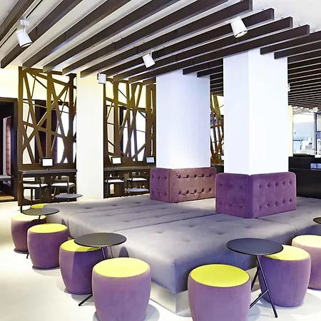 Novotel London Brentford-2