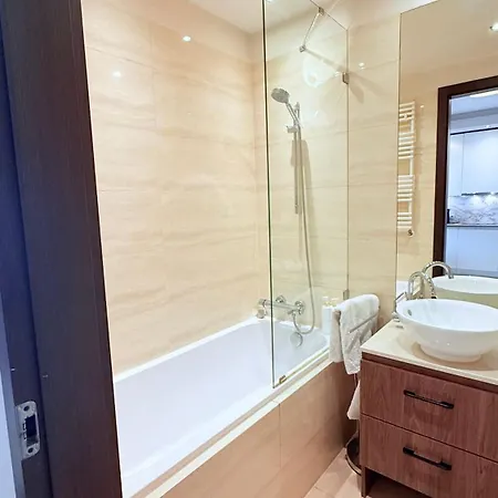 Platinum Towers Skyline View Apartment-3