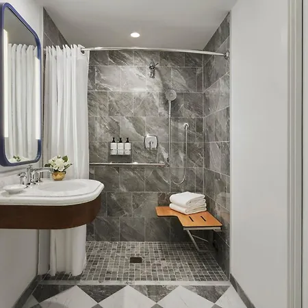 Intercontinental Chicago Magnificent Mile By Ihg-3