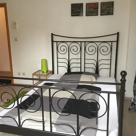 Rael-Boardinghouse-2