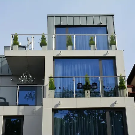 Alex Palace-2