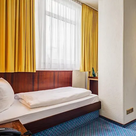 Hotel Panorama am KURFÜRSTENDAMM-3
