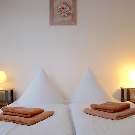 BNB near Brandenburg Gate - Rooms&Apartments-3