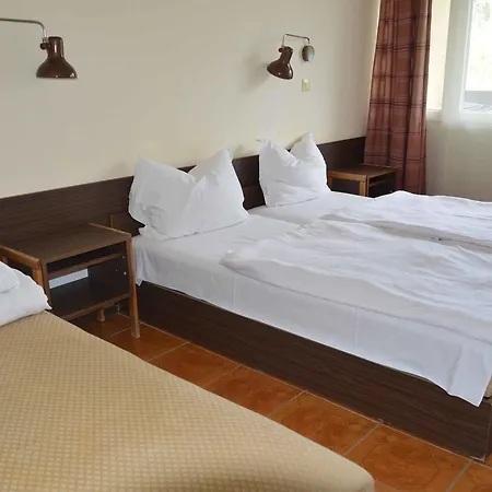 Hotel Lelle-2