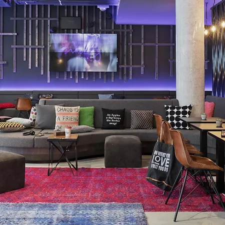 Moxy Frankfurt East-2