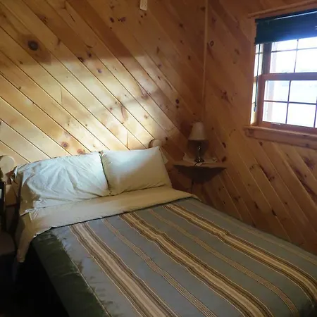 Nine Pine Cottage-3