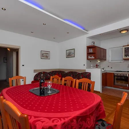 Apartments Roza-2