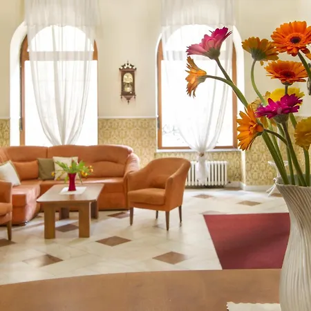 Hotel Grand-3
