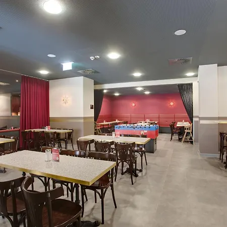 Meininger Hotel Salzburg City Center-3