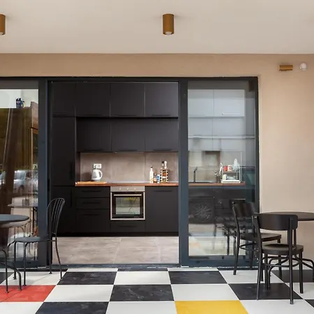 Subtub Hostel Makarska-3