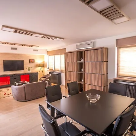 Hostgost Selected Suites - Bams, Private Spa Included-2