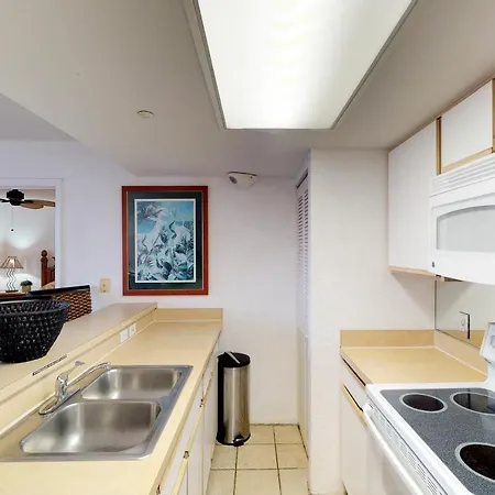 Sunrise Suites Paradise Escape #407-3