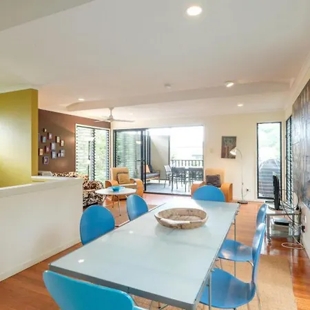 Straddie Beach House 2 by Discover Stradbroke-2