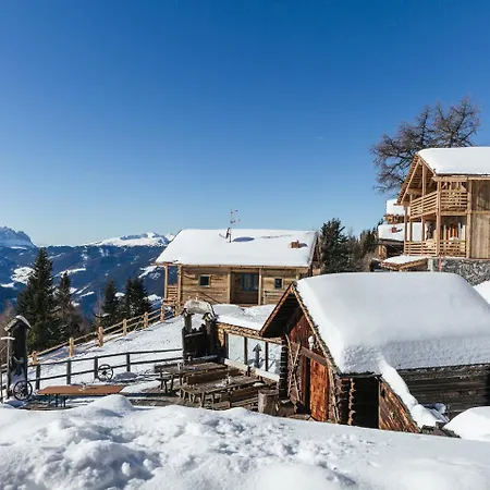 Rifugio Graziani Huette-2