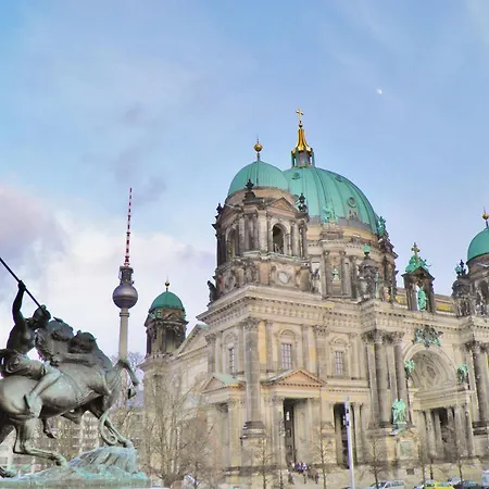 BNB near Brandenburg Gate - Rooms&Apartments-2