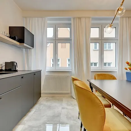 Apartments Old Town Powroznicza With Sauna & By Noclegi Renters-2