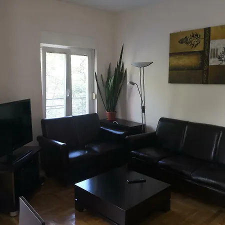 Ana'S Apartment-2