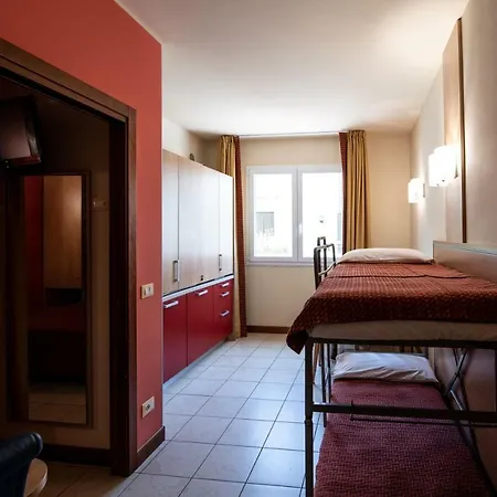 Hotel Mondial-2