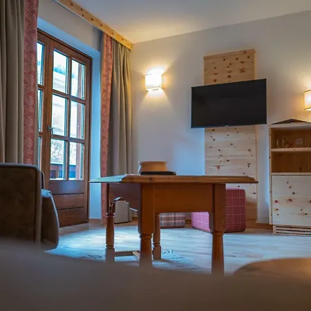 Familienhotel Gasthof Hinteregger-3