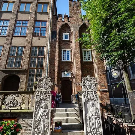 Gotyk House-3