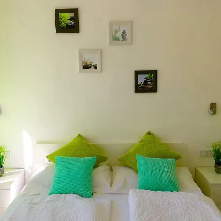 Iceman Room'S Central-3