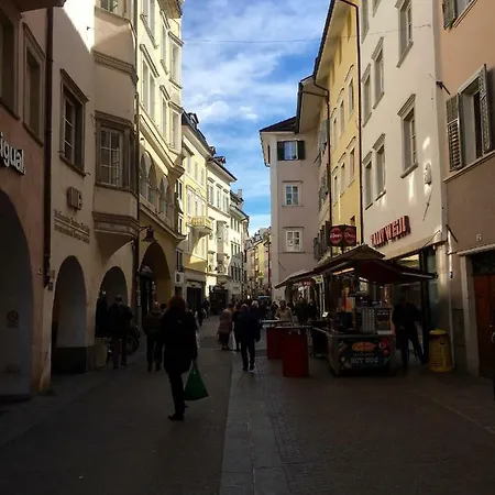 Iceman Room'S Central-2