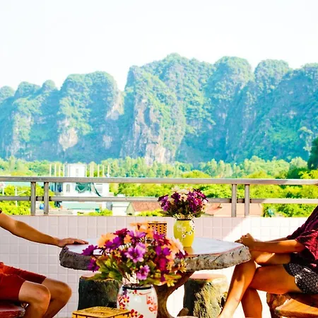 Trang An Mountain View Homestay-3