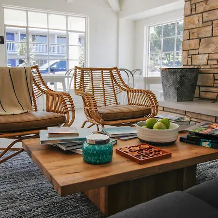 Le Petit Pali At Ocean Ave-3
