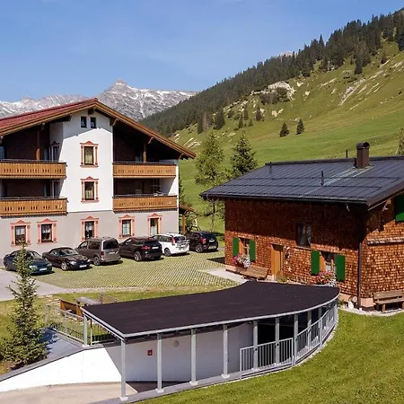 Gasthaus & Pension Alphorn-2